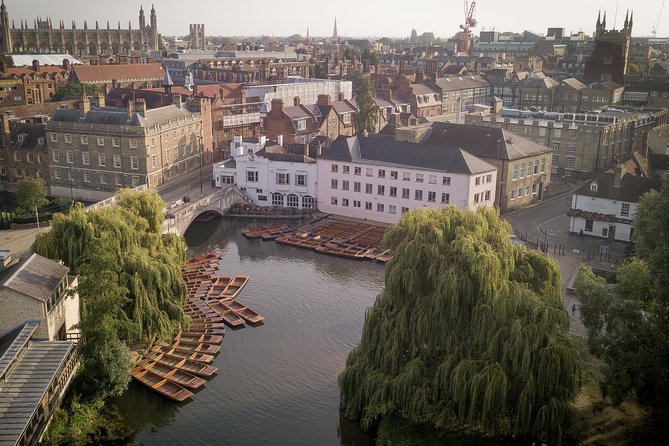 Cambridge University Walking Tour by Alumni™ Kings College Option - The College Backs and King’s College