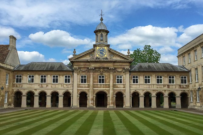 Cambridge: University Walking Tour - Senate House, college courts, and the changing route
