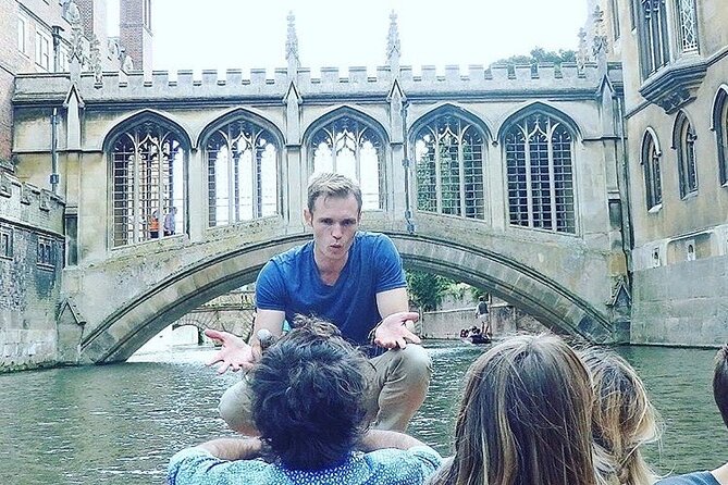 Cambridge Walking & Punting Tour by Alumni™ King’s College Option - Starting beneath King’s College