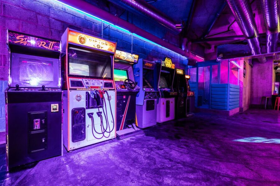 Camden: Junkyard Golf Club Tickets for 9 or 18 Holes - Dirk, a basement horror rave