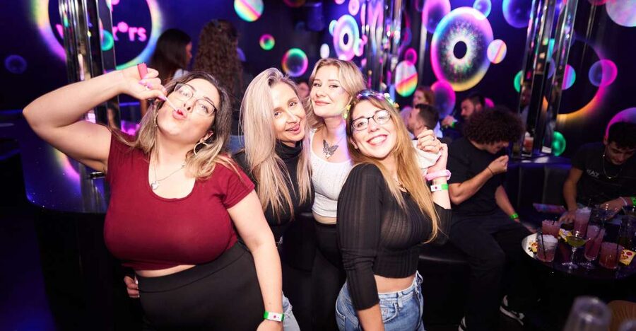 Camden Pub Crawl & Bar Tour London - Why the hosts matter more than the route