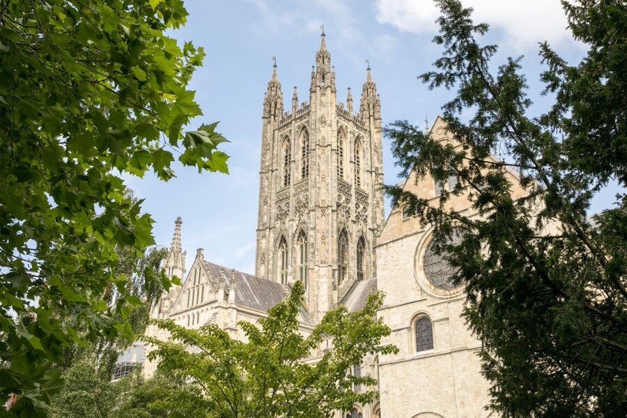 Canterbury Cathedral: Entry Ticket with Audio Guide - The Thomas Becket story and the pilgrimage tradition