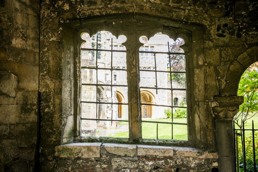 Canterbury Cathedral: Entry Ticket with Audio Guide - Chapter House, Great Cloister, and the monastic precincts