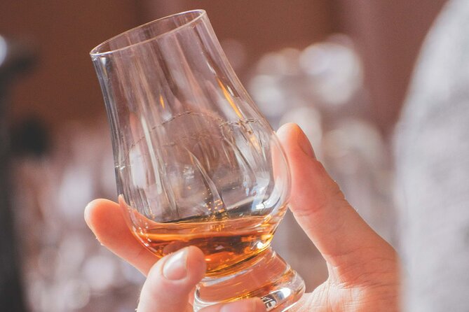 Cellar Of Scotland Walking Tour, taste Edinburgh's finest drinks - Starting with ale at Saint Andrew Square