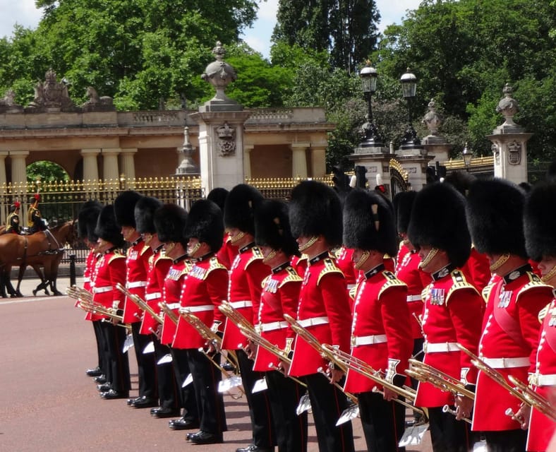 Changing of the Guard Experience in London - Understanding the Changing of the Guard