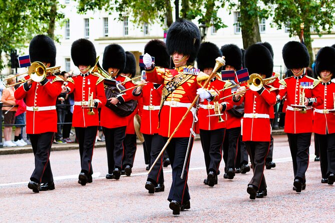Changing of the Guard Guided Tour at Buckingham Palace - Seeing the ceremony from more than one angle