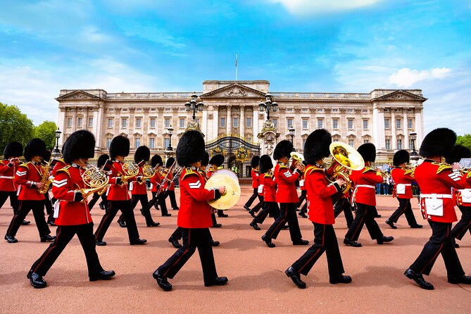 Changing of the Guard Guided Tour at Buckingham Palace - Weather and official ceremony changes