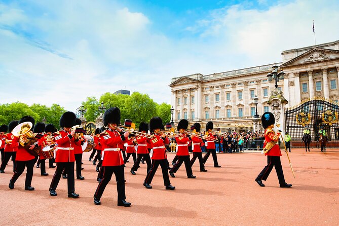 Changing of the Guard Guided Tour at Buckingham Palace - St. James’s, Clarence House, and the royal setting