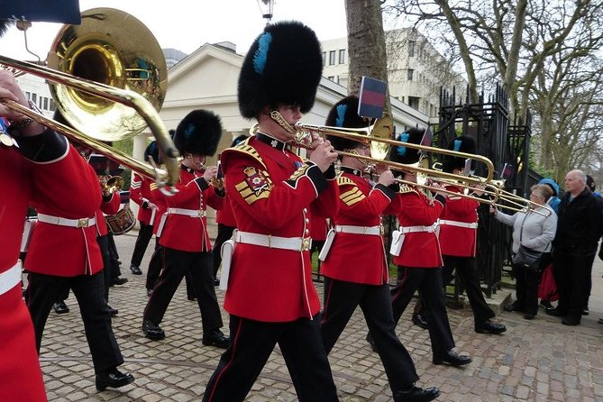 Changing of the Guard Guided Walking Tour in London - Walking demands, weather, and what to carry