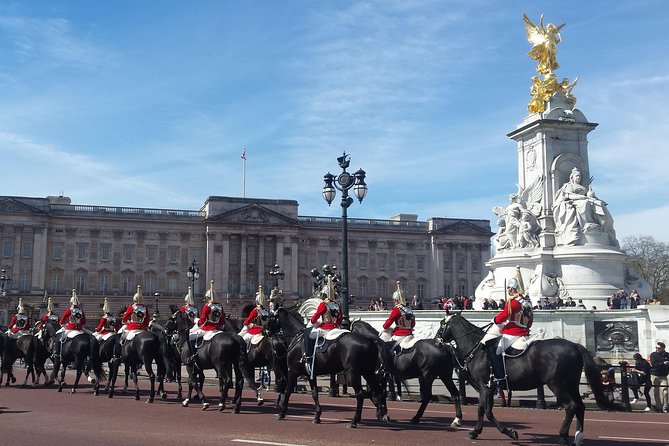 Changing of the Guard Guided Walking Tour in London - St. James’s Palace and the royal route