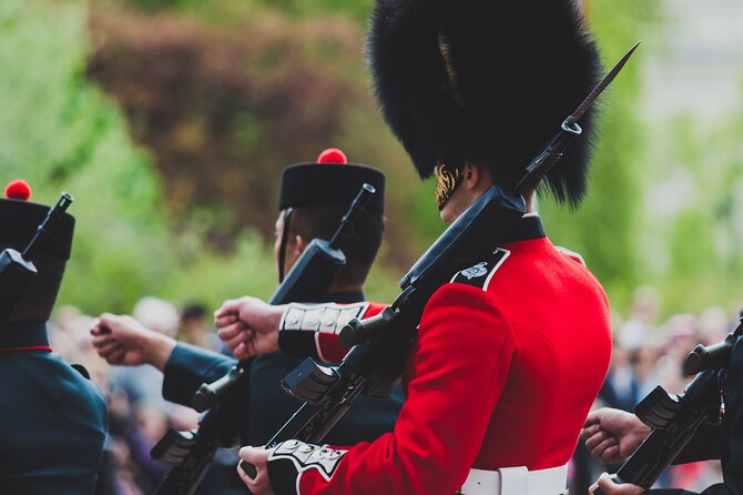 Changing of the Guard Walking Tour - Sunday ceremonies and possible changes