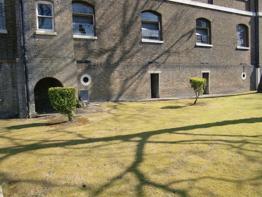 Chatham Historic Dockyard: Call the Midwife Tour - The main drawbacks to understand