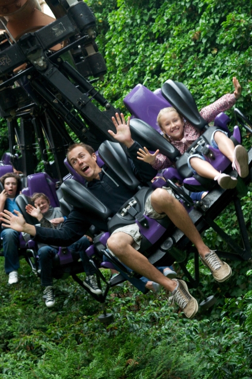 Chessington World of Adventures Resort: Entrance Ticket - The safari truck and African Kingdom