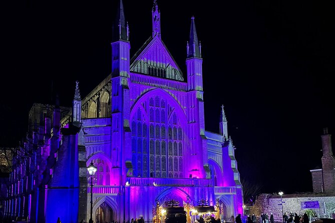 Christmas Mulled Wine Walk of Winchester - Ending at Winchester Cathedral