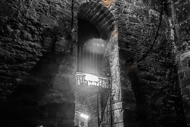 City of the Dead Underground Vaults (Day) - The guides shape the mood