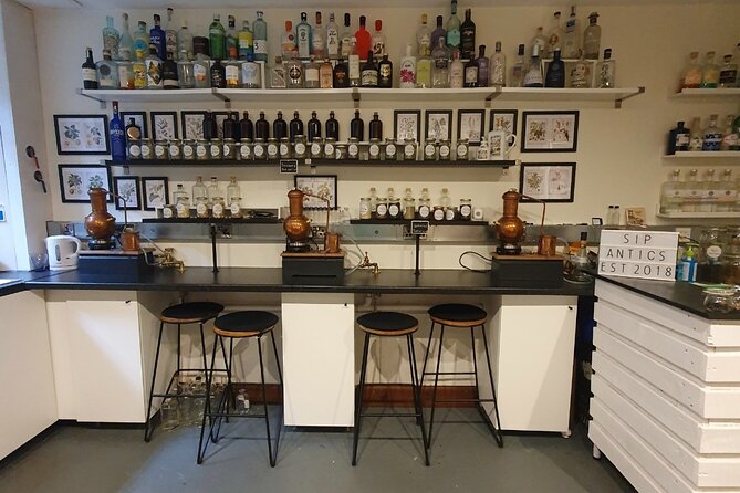Distill a bottle of Gin on mini copper stills - Timing, transport, and the small practical details
