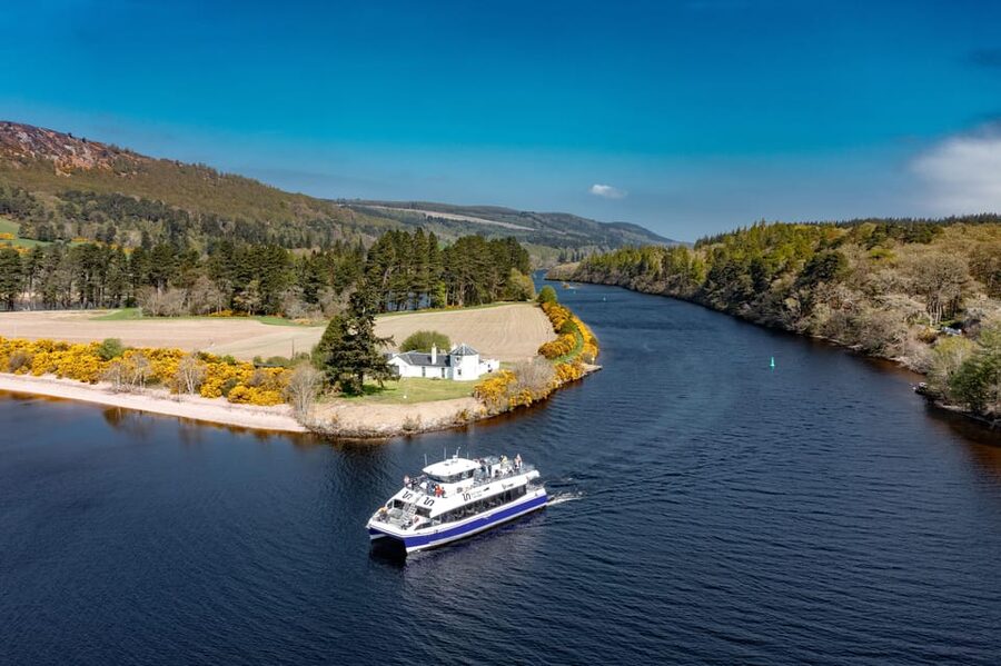Dochgarroch: Caledonian Canal and Loch Ness 50min Cruise - Following the Caledonian Canal