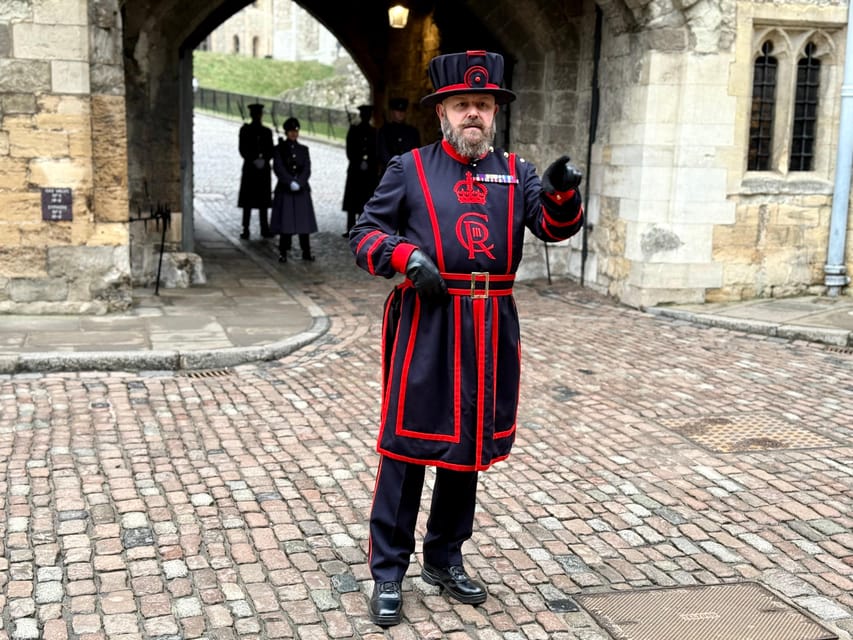 Early Access:Tower of London Opening Ceremony & Royal London - The Beefeater-led opening ceremony