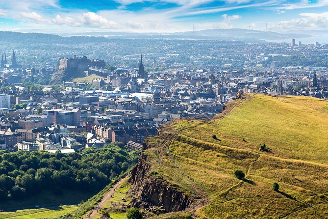 Edinburgh: Arthur's Seat Hike with Local Guide - Stories, plants, wildlife, and ruins along the way