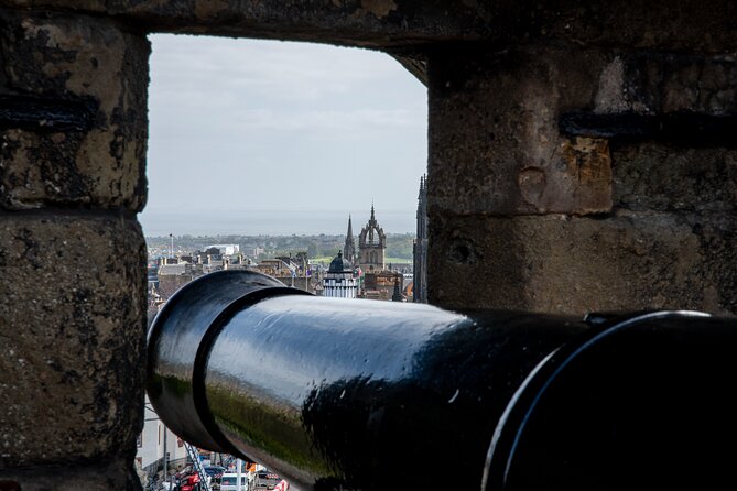 Edinburgh Castle: Guided Walking Tour with Entry Ticket - Why the one o’clock gun may shape your timing