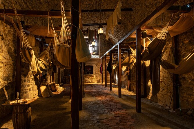 Edinburgh Castle: Guided Walking Tour with Entry Ticket - Who will enjoy this most