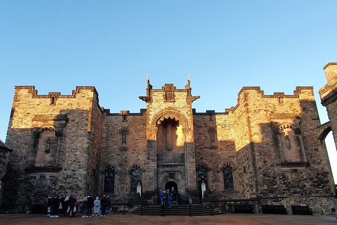 Edinburgh Castle Highlights Tour with Tickets, Map, and Guide - The One O’Clock Gun and the castle’s working life