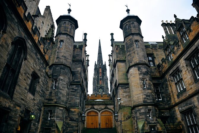 Edinburgh Castle & Old Town Small Group Guided Tour - The haunted graveyard and its literary connections