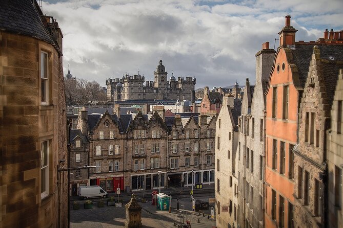 Edinburgh Castle & Royal Mile Walking Tour - Ticket Included - Why this route works for a first look at Edinburgh