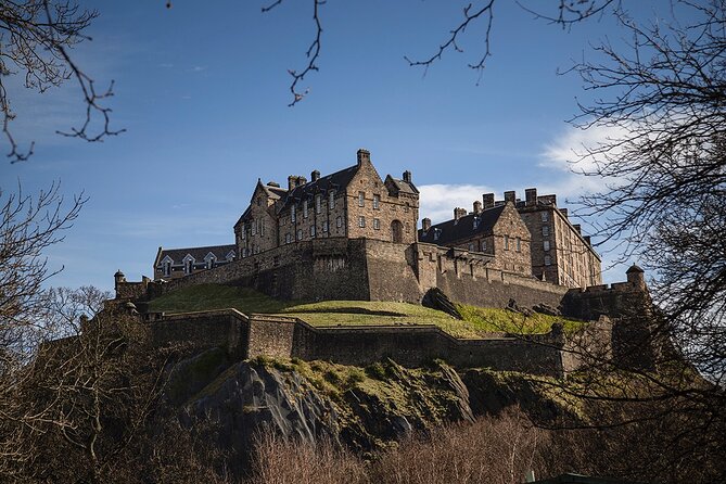 Edinburgh Castle & Royal Mile Walking Tour - Ticket Included - Edinburgh Castle, the One O’Clock Gun, and what you see inside