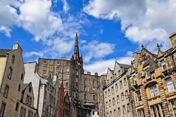 Edinburgh Custom Private Tour with a Local, see the city unscripted - The Royal Mile, closes, and old Edinburgh stories