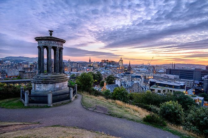 Edinburgh Darkside Walking Tour: Mysteries, Murder and Legends - North Bridge and the Old Town’s darker corners