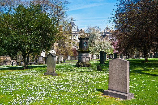Edinburgh Darkside Walking Tour: Mysteries, Murder and Legends - Stories of Burke and Hare, Hume, and Edinburgh’s grim past