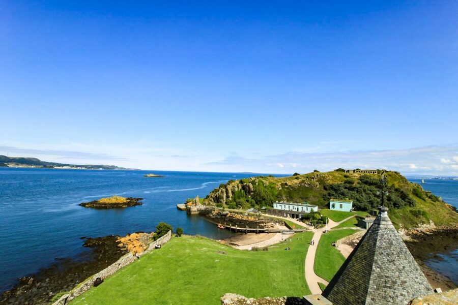 Edinburgh: 'Firth of Forth' Three Bridges Sightseeing Cruise - Comfort, weather, and photography