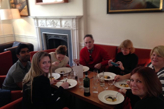 Edinburgh Food & Drink Tour with EatWalk Tours - Chambers Street and the Museum of Scotland connection