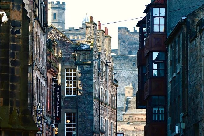 Edinburgh Food Tour with Scotch, Haggis, a Secret Dish & More - The whisky stop is more useful than a quick pour
