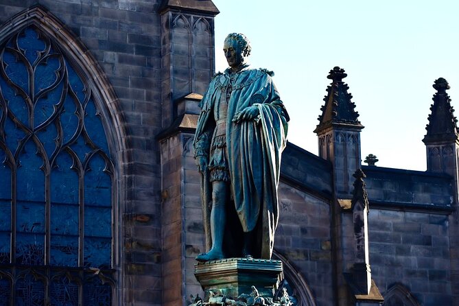 Edinburgh Food Tour with Scotch, Haggis, a Secret Dish & More - Guides shape the tone of the afternoon