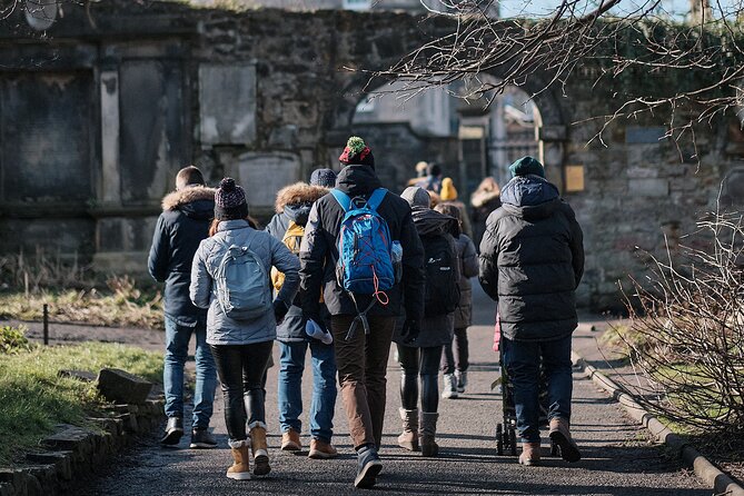 Edinburgh Full Day Walking Tour with Castle Included -Small Group - High Street and the independent lunch break