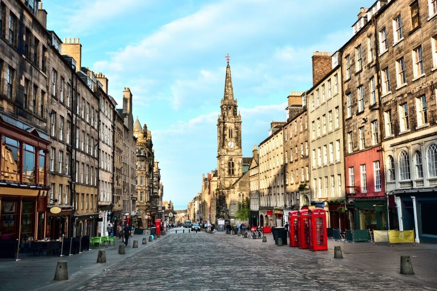 Edinburgh: Guided Harry Potter Tour in French - Following Rowling through Edinburgh’s Old Town