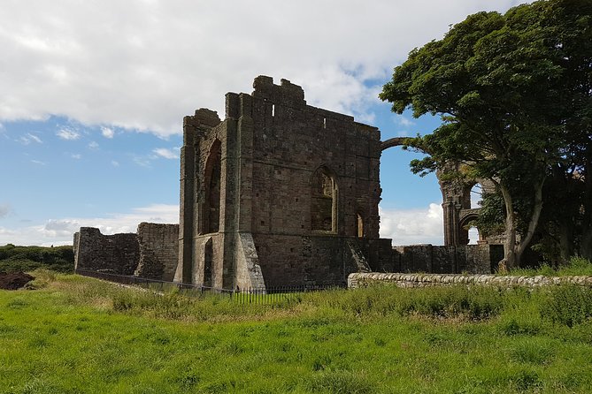 Edinburgh: Holy Island, Alnwick Castle & Kingdom of Northumbria - Flodden Battlefield and the border story
