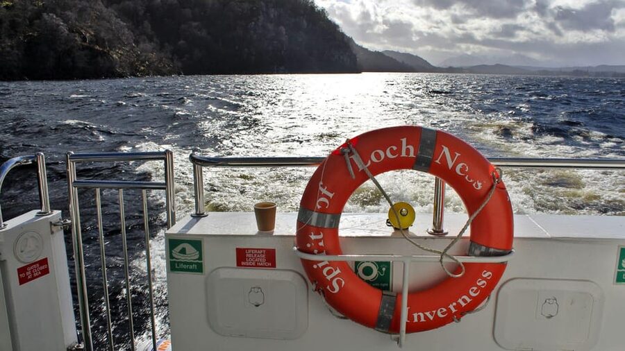 Edinburgh: Loch Ness, Scenic Walk, Glencoe & Whisky Day Tour - Fish and chips make a practical final meal