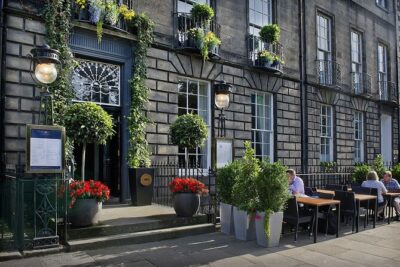 Edinburgh Luxury Private Food & Drink Tour with Eat Walk Tours