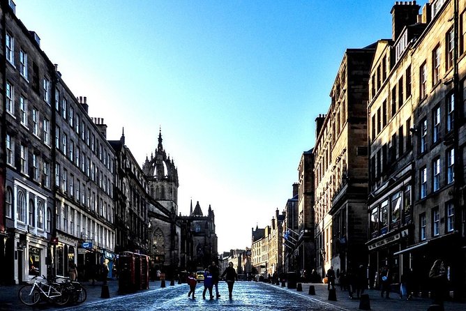 Edinburgh - Old Town Stories - Starting at St Giles’ Cathedral and Parliament Square