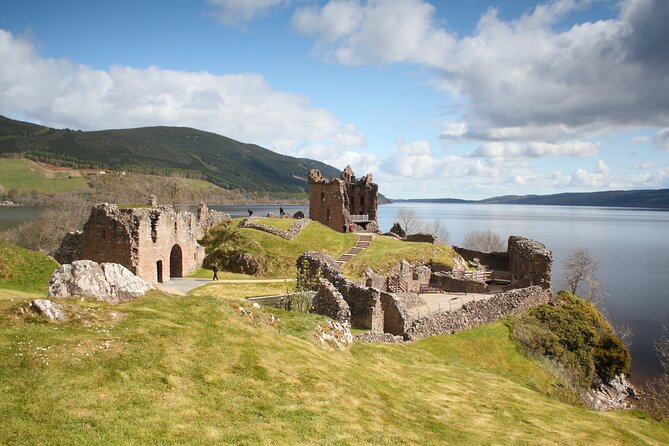Edinburgh: Private Loch Ness Glencoe and The Highlands Tour - The guides make the difference