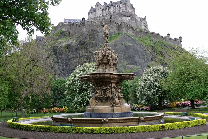 Edinburgh Private Tour with a Local - Highlights & Hidden Gems - A private way to meet Edinburgh