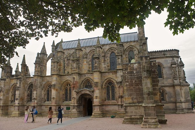 Edinburgh: Rosslyn Chapel, the Borders & Glenkinchie Distillery - What the driver-guide adds