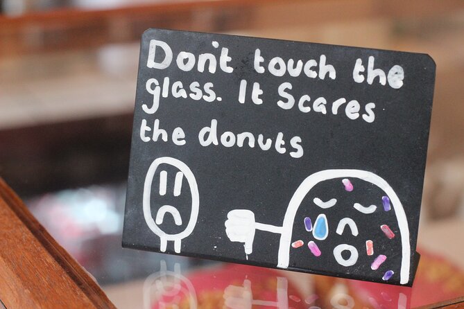 Edinburgh’s Donut & Pastry Experience with Underground Donut Tour - Grassmarket and Edinburgh Castle views