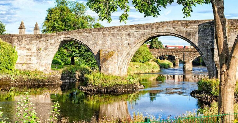 Edinburgh: Stirling, Whisky and St Andrews Tour in Spanish - One day, four very different Scottish experiences