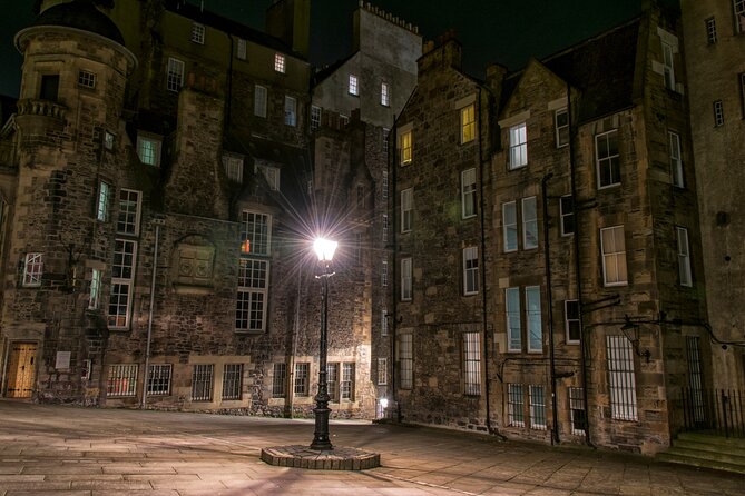 Edinburgh: Witches & Haunted History Walking Tour - The Witches Well and the cost of superstition