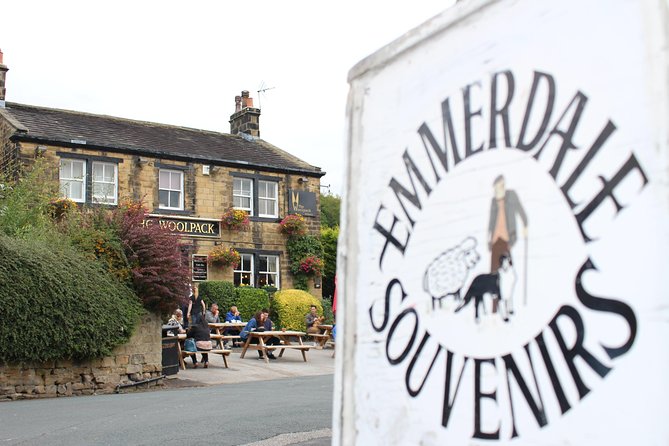 Emmerdale Classic Locations Bus Tour from Leeds - What this four-hour Emmerdale tour really offers