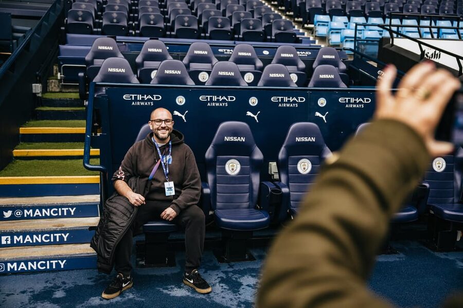 Etihad Stadium: The Manchester City Stadium Tour - The glass tunnel and the crowd soundtrack